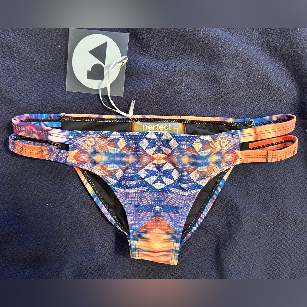 Aztec bikini bottoms - Picture 1 of 6